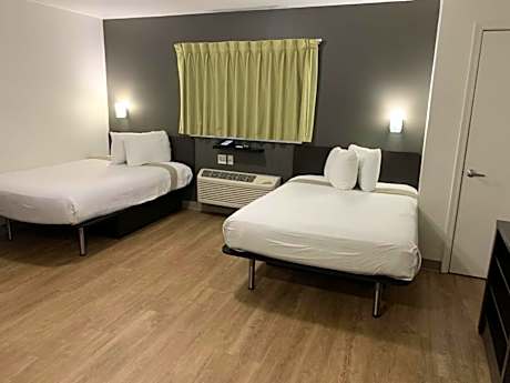 Quadruple Room - Non-Smoking