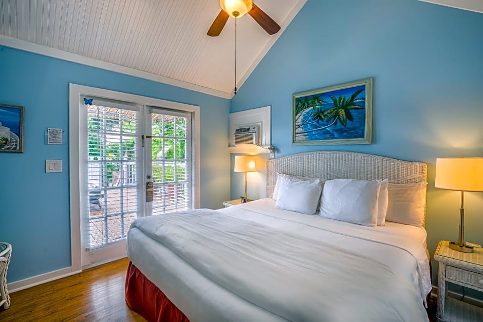 Seascape Tropical Inn