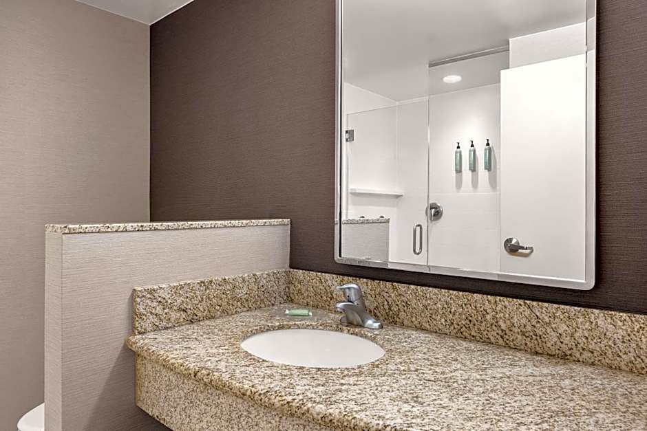 Courtyard by Marriott Evansville East