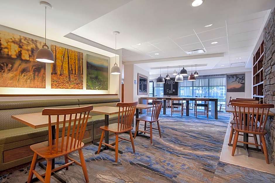 Fairfield Inn & Suites by Marriott Rochester West/Greece