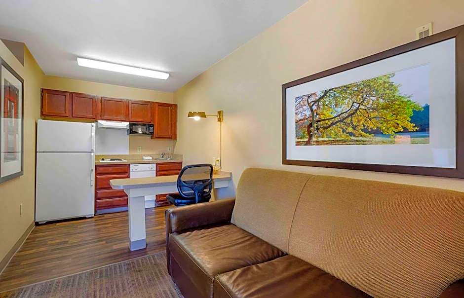 Extended Stay America Suites - Phoenix - Chandler - E. Chandler Blvd.