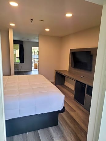Superior King Suite
