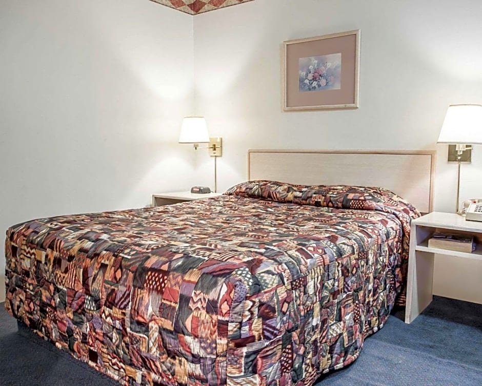 Rodeway Inn & Suites