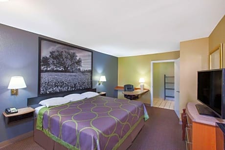 1 King Bed Business Room Non-Smoking