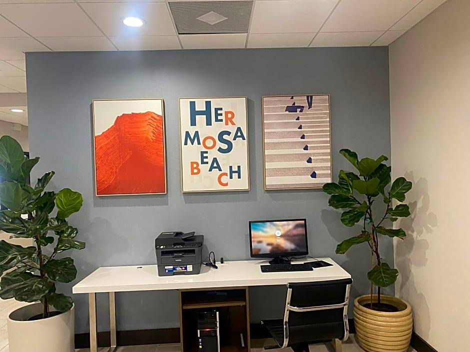 Holiday Inn Express Hotel & Suites Hermosa Beach
