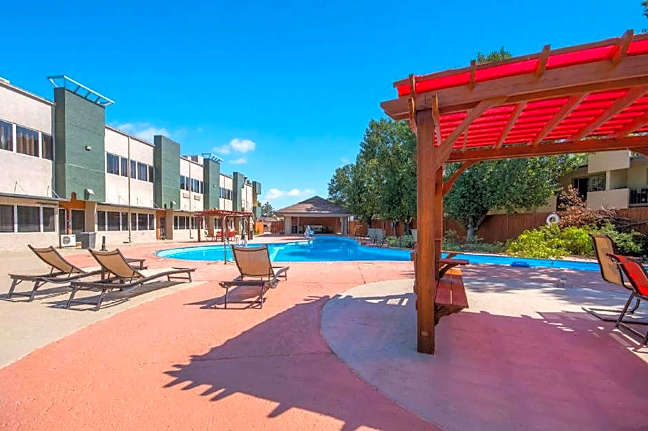 Surestay Plus Hotel by Best Western Lawton