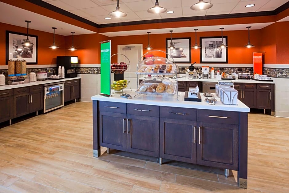 Hampton Inn By Hilton Minneapolis/Roseville, MN