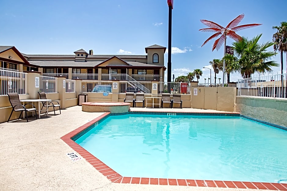 OYO Hotel McAllen Airport South - 1 mi from McAllen Medical Center