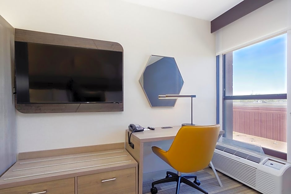 Holiday Inn Express And Suites Phoenix Tempe