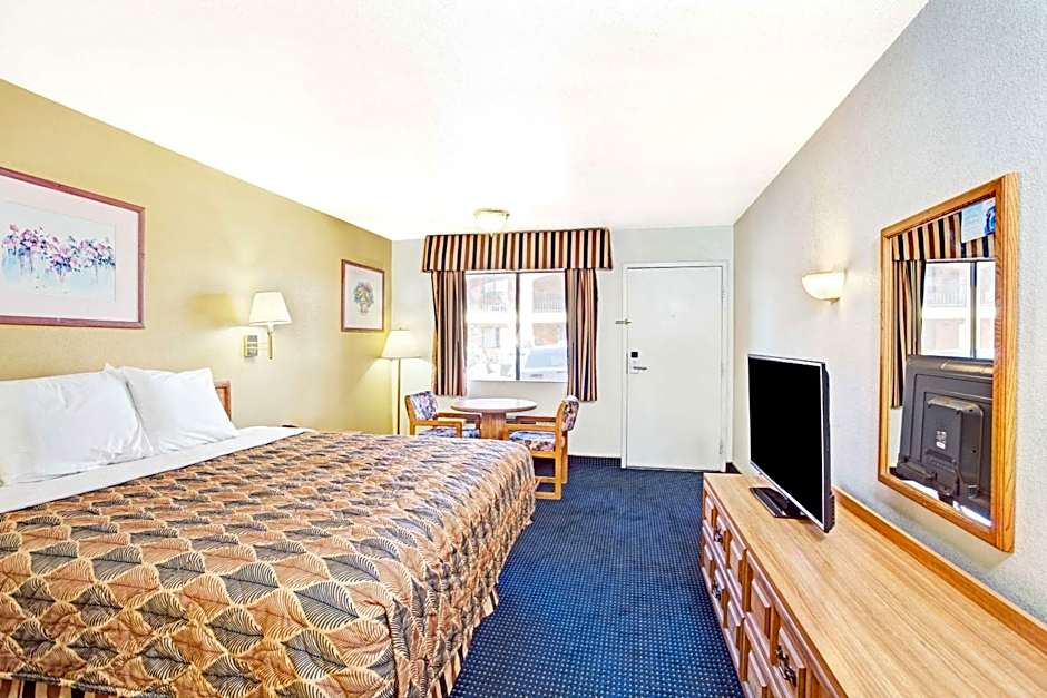 Travelodge by Wyndham Banning Casino and Outlet Mall