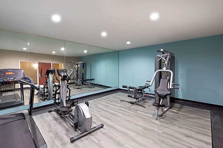 Super 8 by Wyndham Lubbock West 