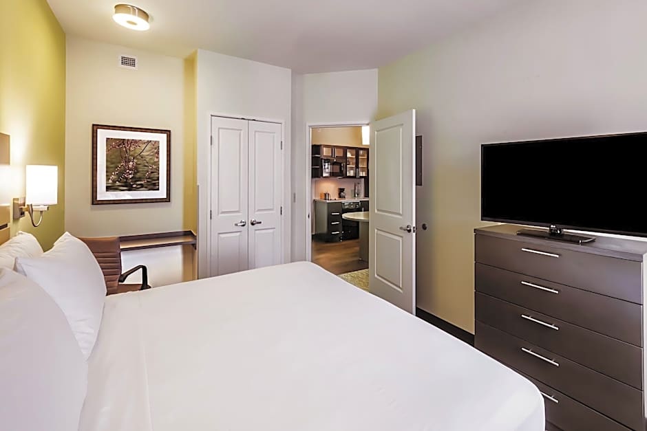 Candlewood Suites Lenexa - Overland Park Area