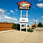 Town House Motel with Pool near Mt. Rushmore