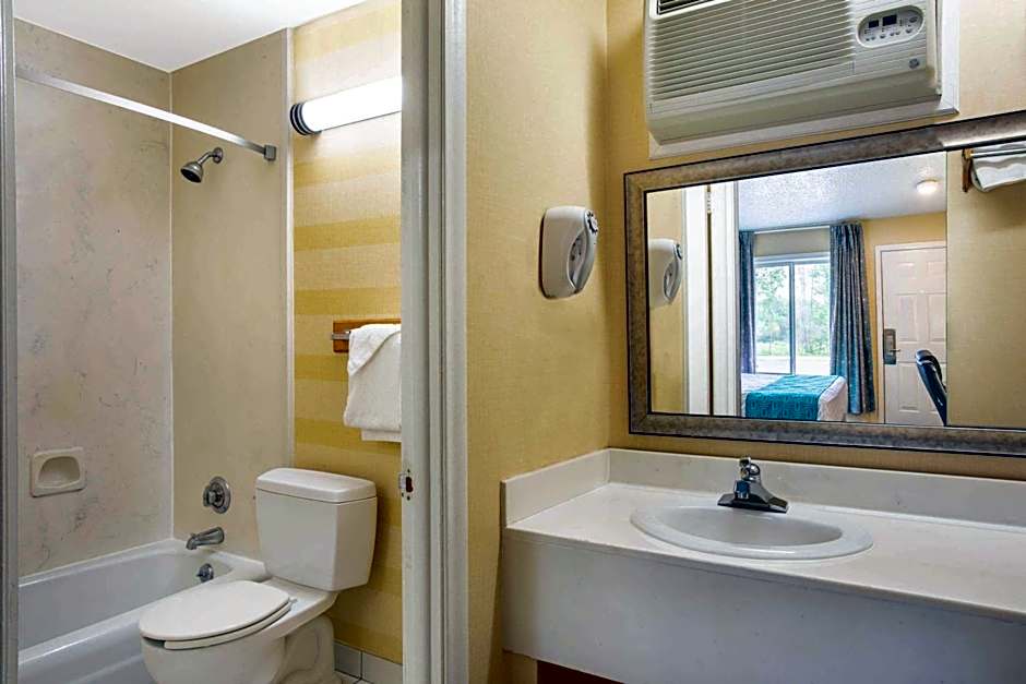 Howard Johnson by Wyndham Hartford South - Rocky Hill