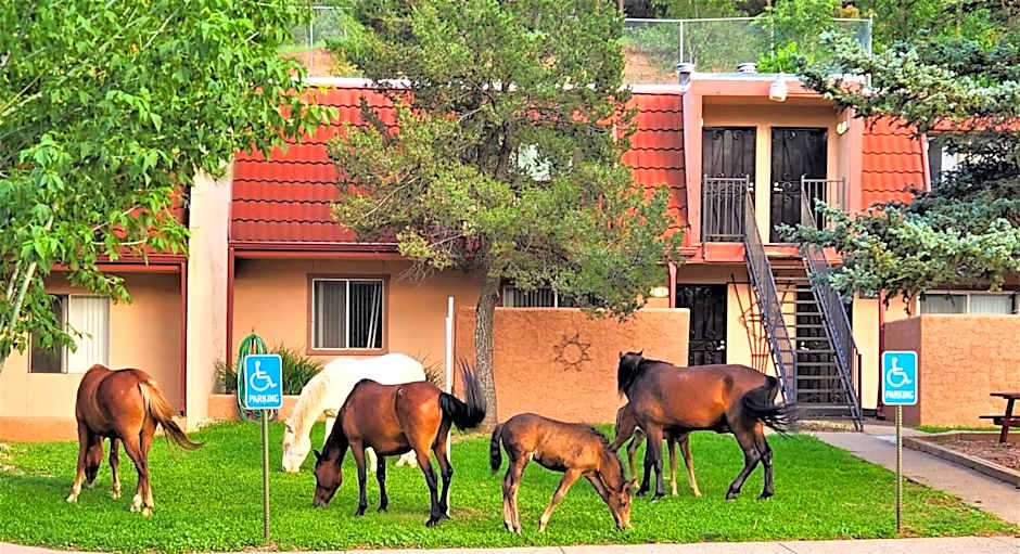 Pinecliff Village Resort