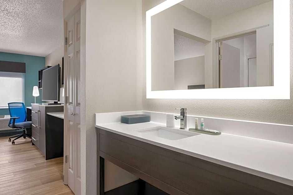 La Quinta Inn & Suites by Wyndham Columbus Dublin