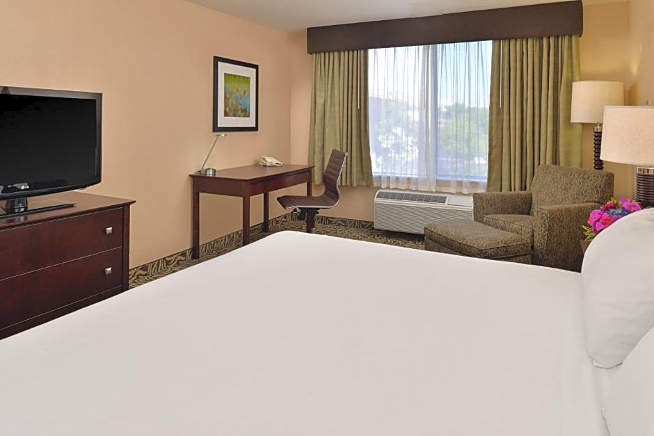 Holiday Inn Express Fresno River Park Highway 41