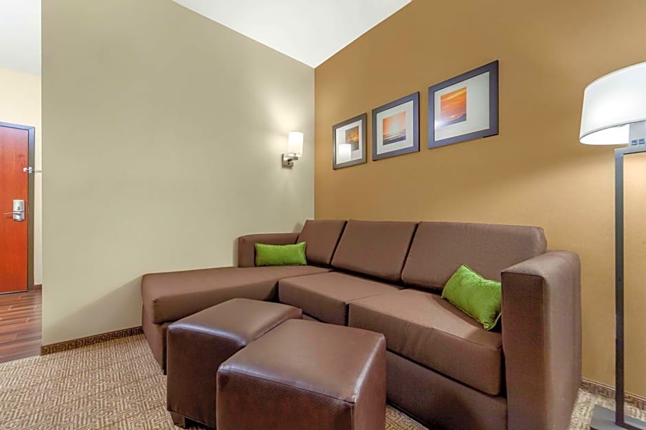 Comfort Suites