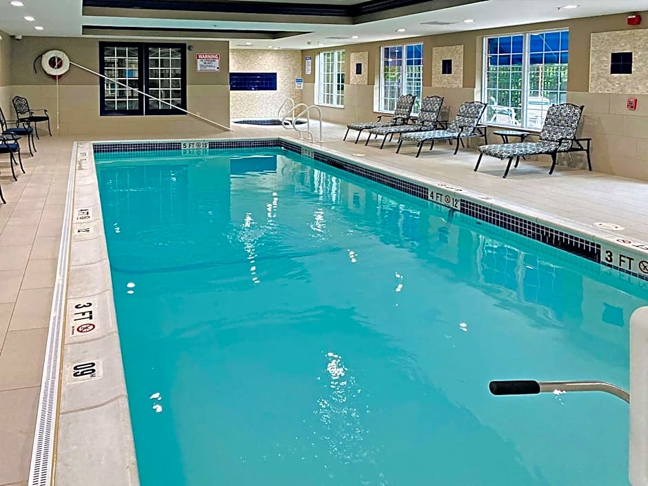 Comfort Inn & Suites Sturbridge-Brimfield