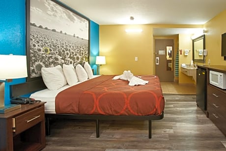 Americas Best Value Inn - Wichita West / Airport - Alojamientos en WICHITA