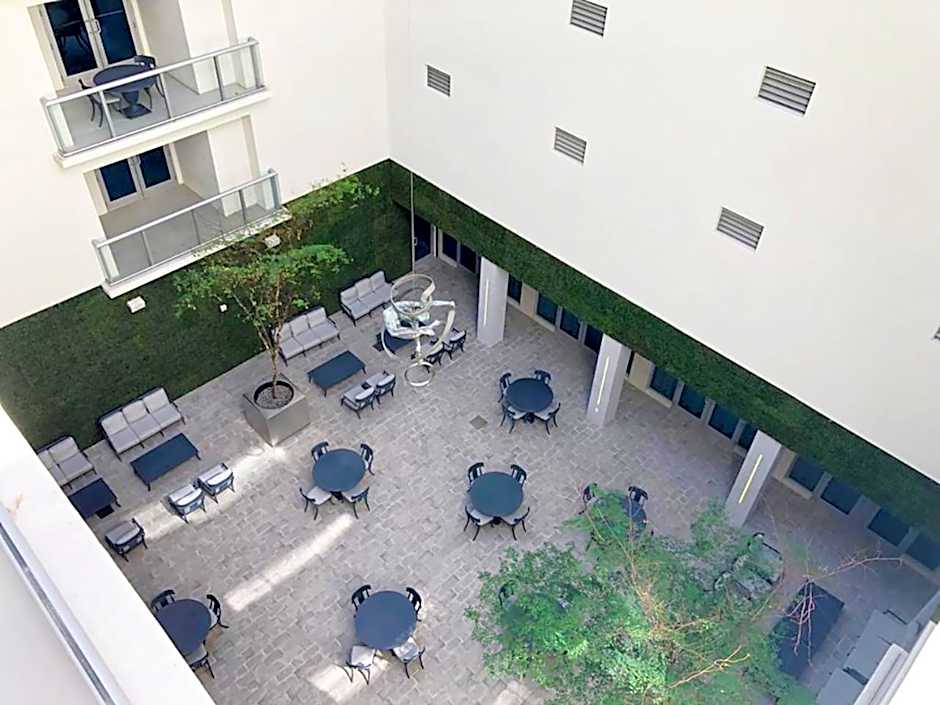 Global Rent Apart - Costa Hollywood