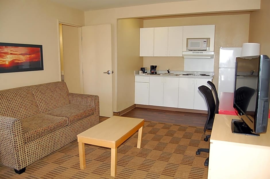 Extended Stay America Suites - Greensboro - Wendover Ave. - Big Tree Way