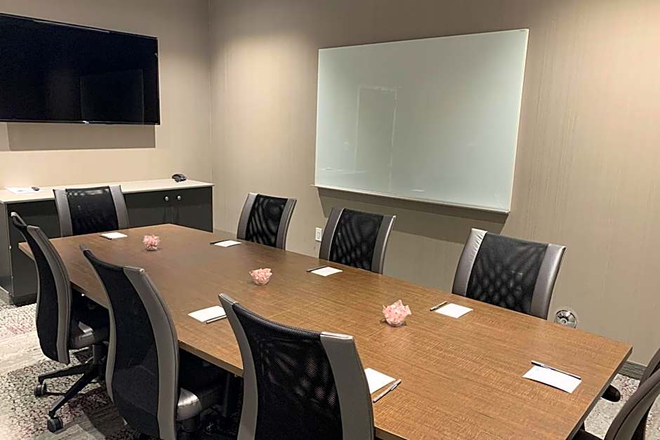 Courtyard by Marriott North Brunswick
