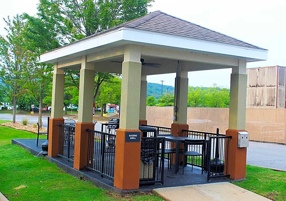 Candlewood Suites Fayetteville