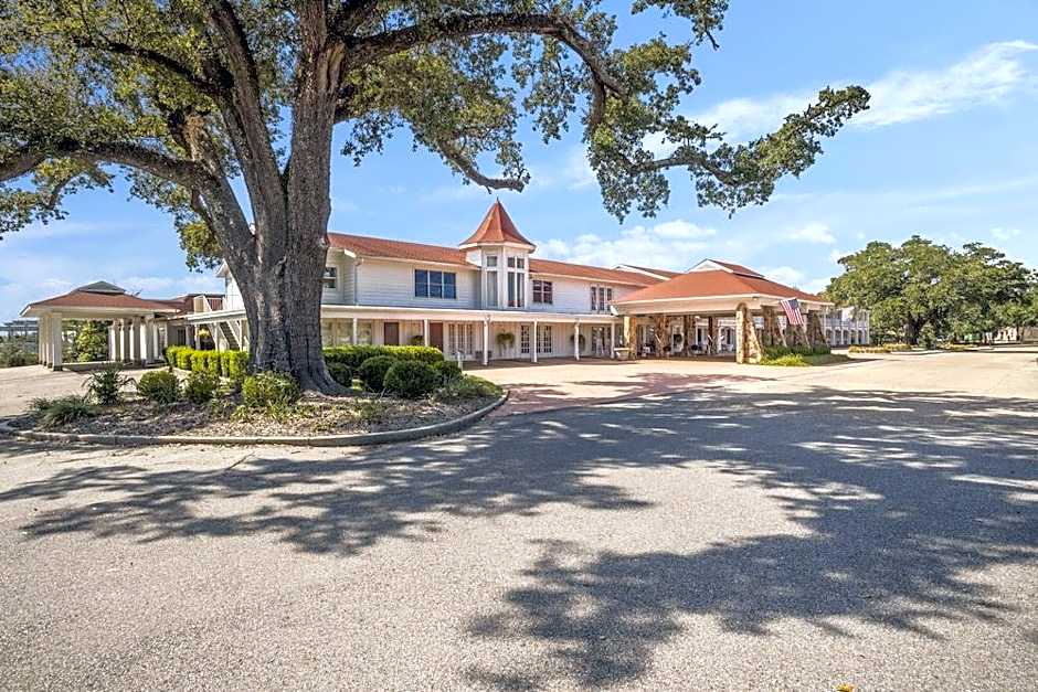 Gulf Hills Hotel and Retreat on the Water