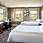 Sheraton Commander Hotel