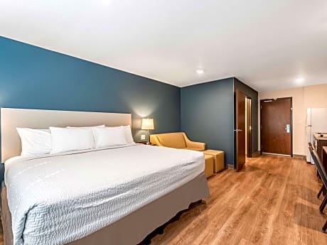 King Room with Tub - Disability Access/Non-Smoking