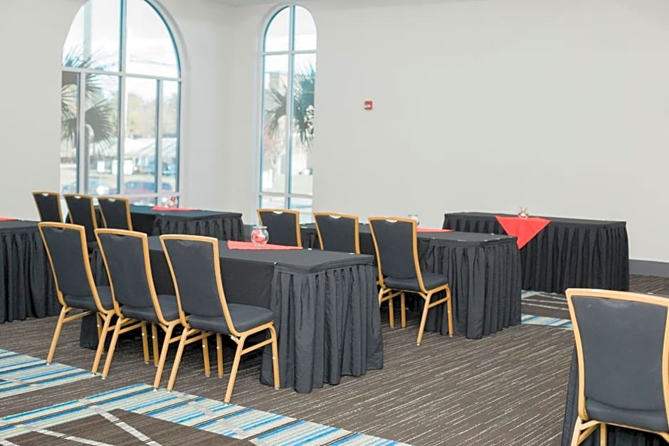 Holiday Inn Express Hotel & Suites Columbia-Fort Jackson