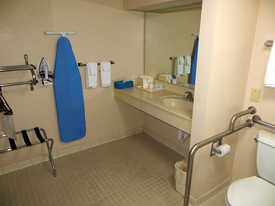 Travelodge by Wyndham Knoxville East