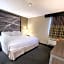 Super 8 by Wyndham St Charles