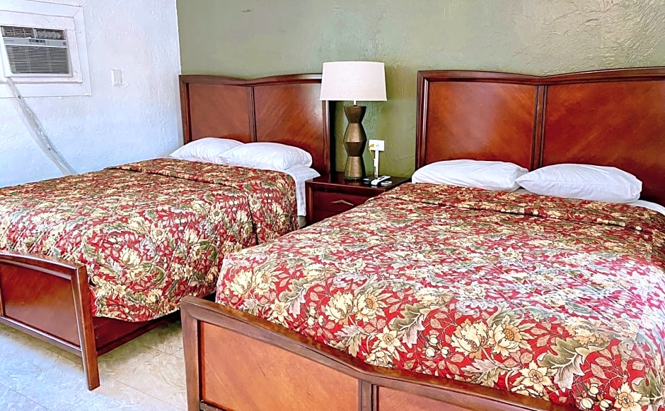 Glades Motel - Naples