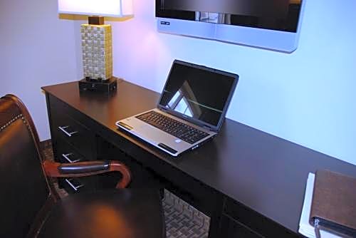 Stay-Over Suites - Fort Lee Area