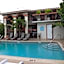 Lake Side Lodge