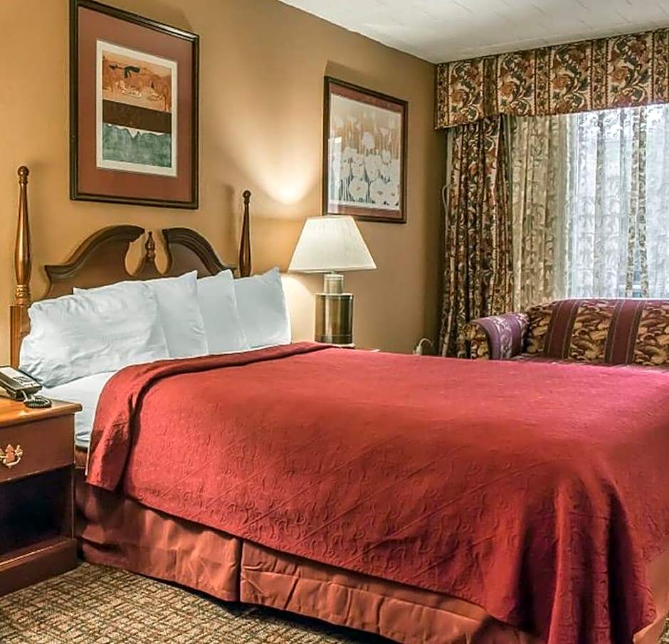 FairBridge Inn & Suites Poconos