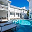 Classic King- Curry Mansion with Heated Pool!
