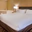 Holiday Inn Hotel & Suites Warren
