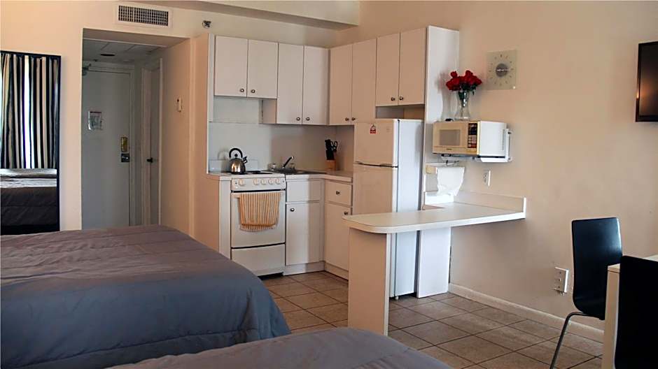 Casablanca on the beach, Oceanfront Studio Miami Beach