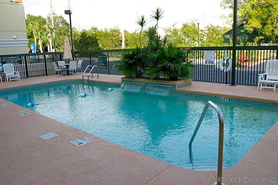 Holiday Inn Express Hotel & Suites Clearwater North/Dunedin