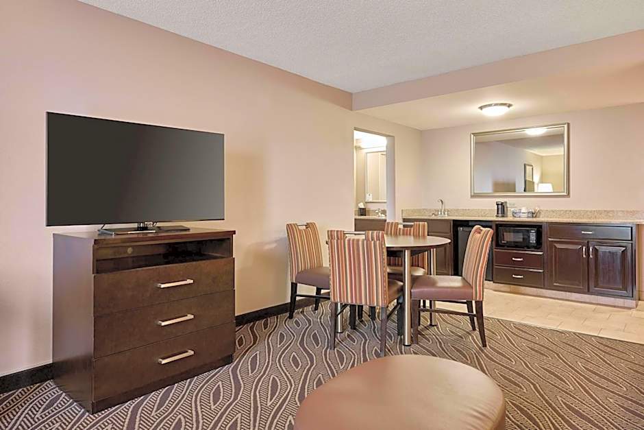 Hampton Inn By Hilton Evansville Airport
