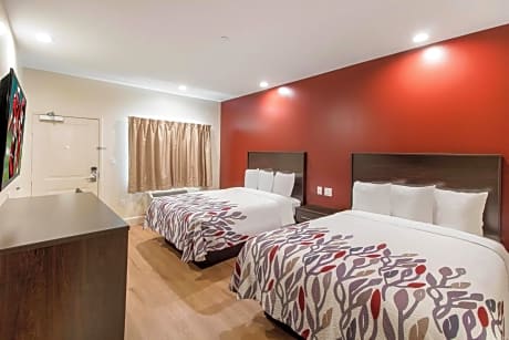 Deluxe Room with Two Queen Beds with Kitchenette Smoke Free
