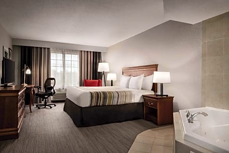 1 King Bed, Suite, Nonsmoking