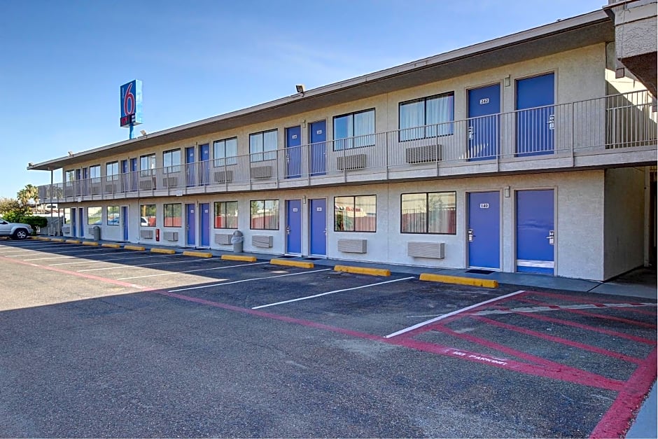 Motel 6 Laredo South