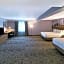 DoubleTree by Hilton St. Louis-Airport