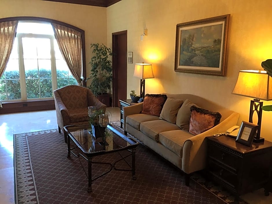 Bay Landing Hotel