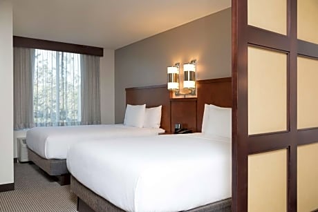 Queen Room with Two Queen Beds and Sofa Bed