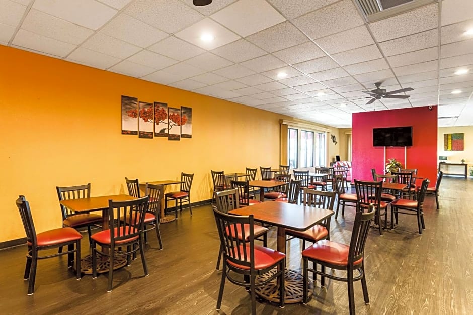 Econo Lodge - Oxmoor